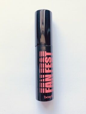 5/$20 Benefit Fan Fest mascara, black Fanning, and volumizing mascara 3.0g